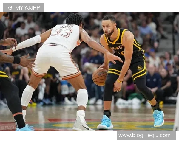 勇士对阵马刺库里崭露头角成名之战回顾与精彩瞬间分析